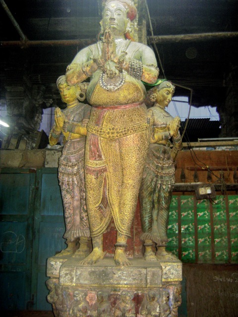 Statue of King Thirumala Nayaka wearing dhoti | 17th century, Madurai